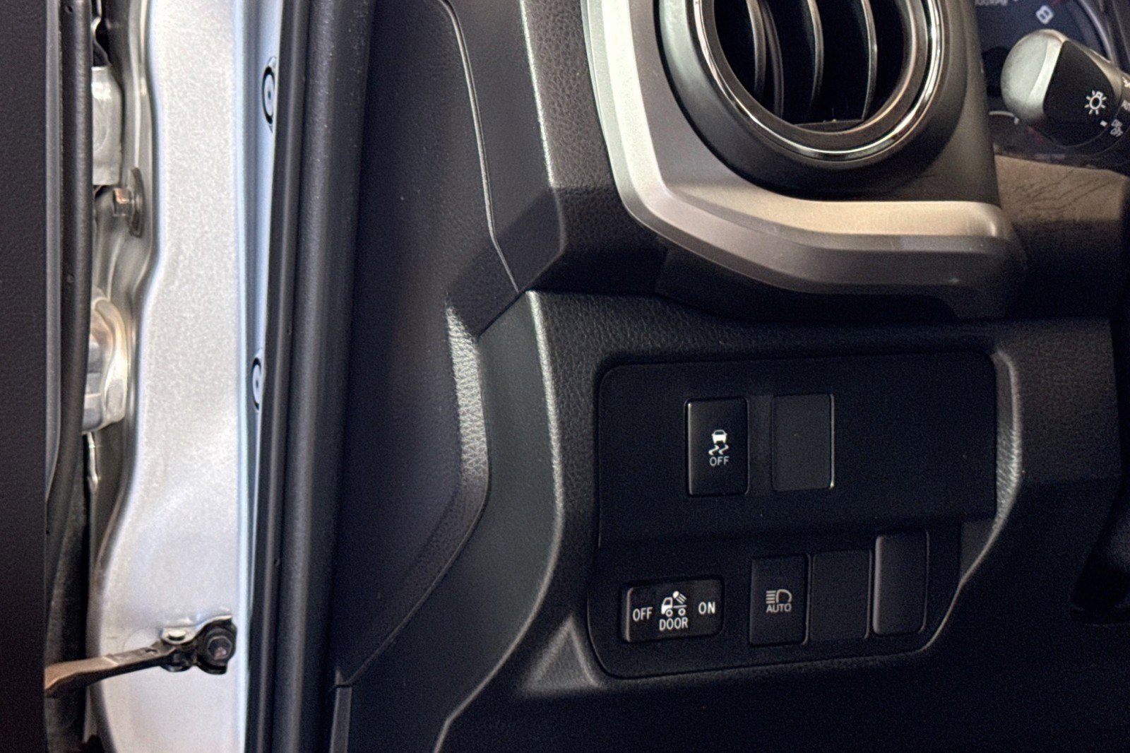 Used 2023 Toyota Tacoma SR5 image 10