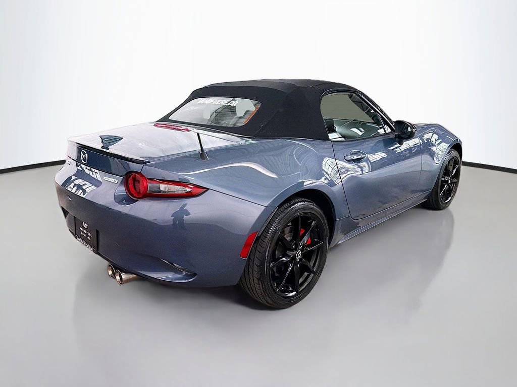 Used 2020 MAZDA MX-5 Miata Club RWD image 10