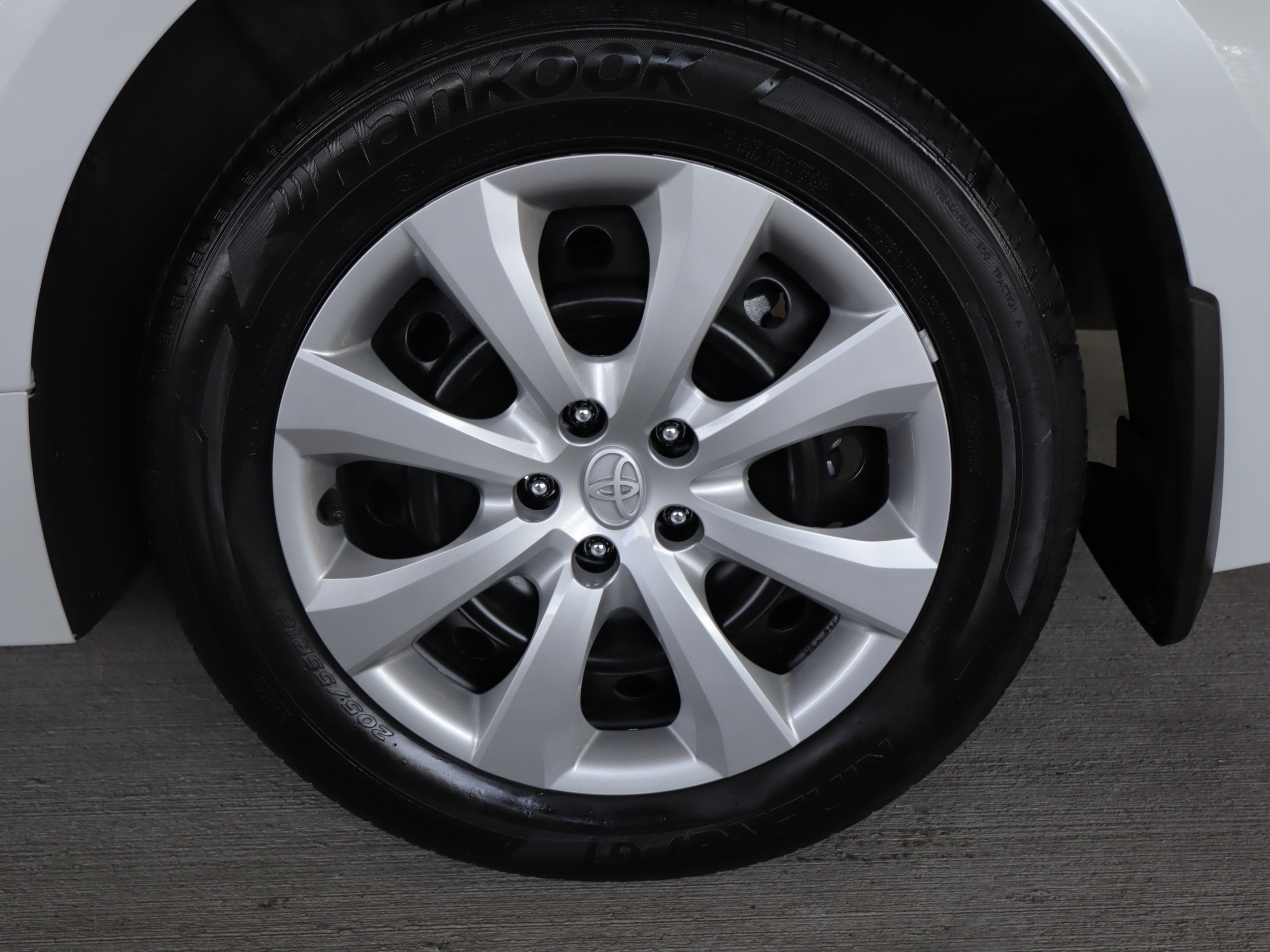 Used 2026 Toyota Corolla LE FWD image 25