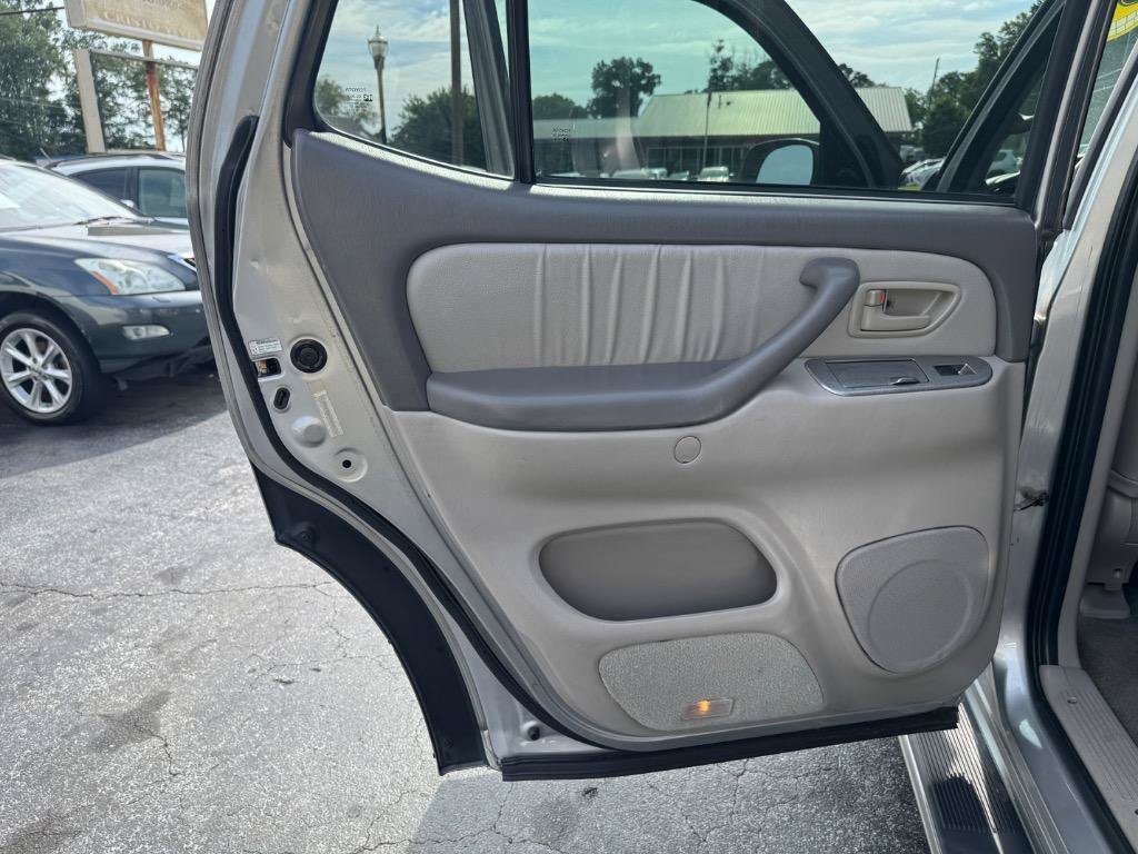 Used 2001 Toyota Sequoia Limited RWD image 14