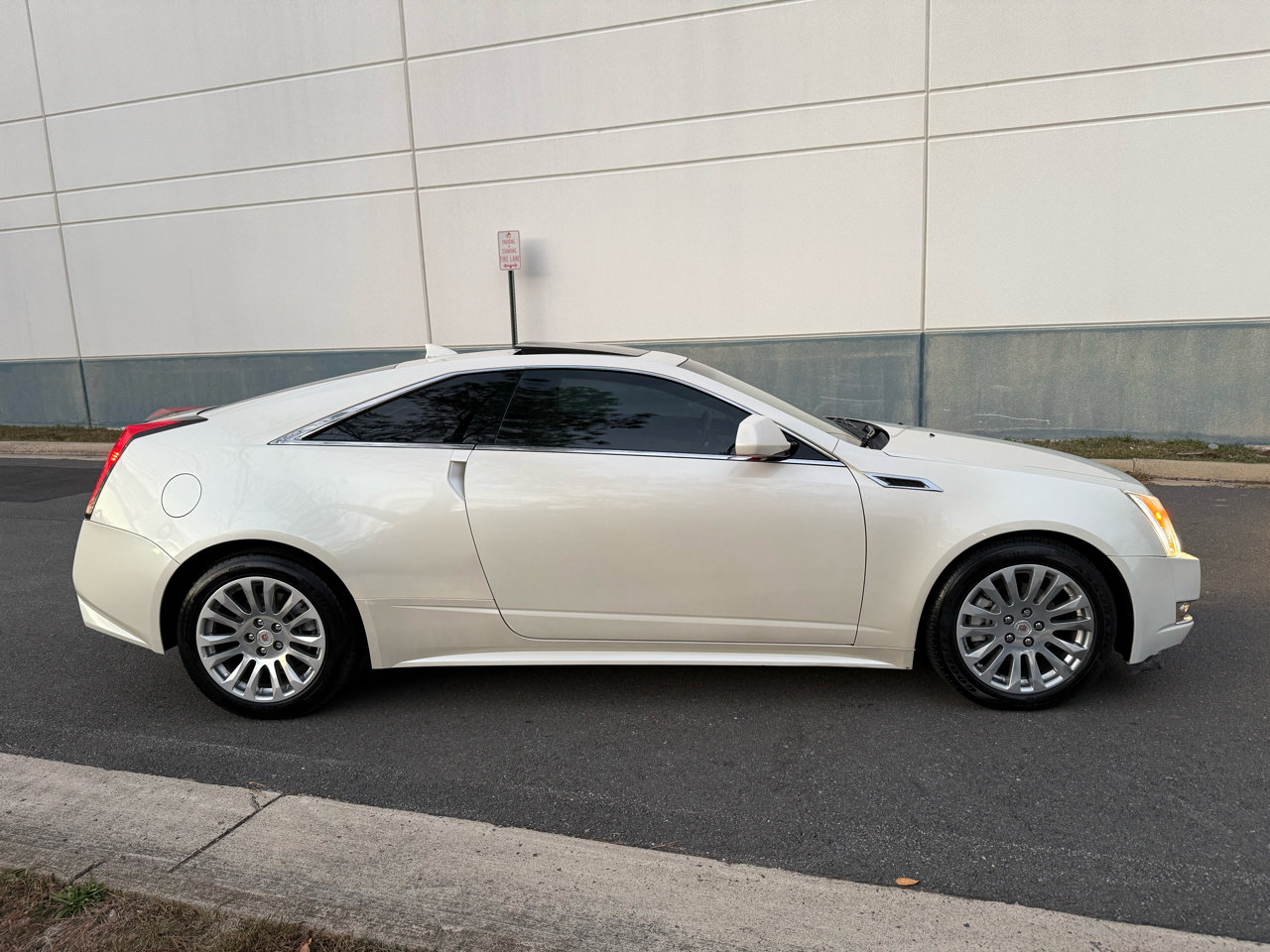 Used 2014 Cadillac CTS Premium image 13