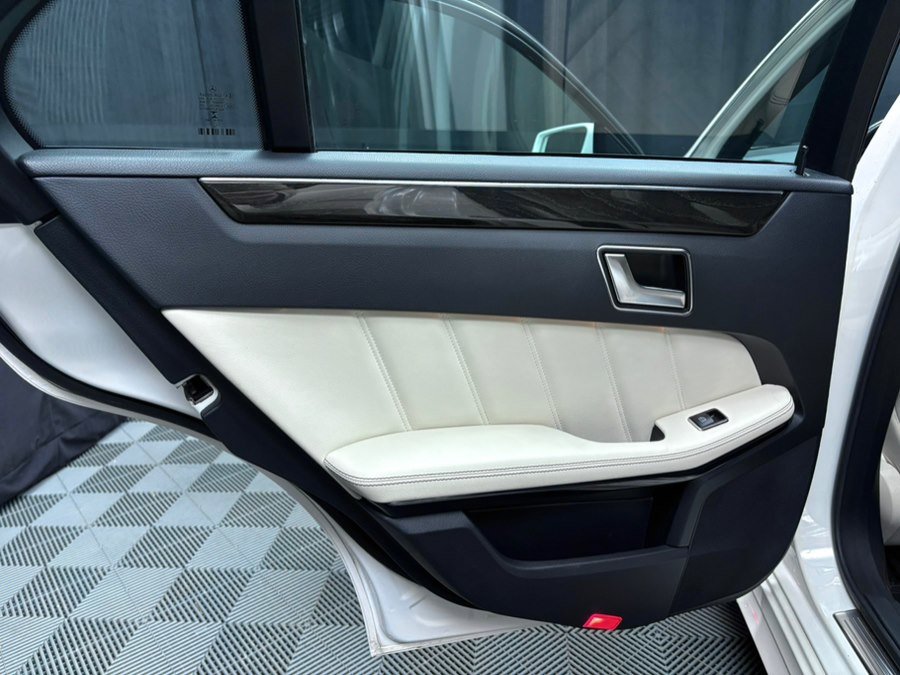 Used 2014 Mercedes-Benz E 350 4MATIC Sedan w/ Premium 1 Package image 28