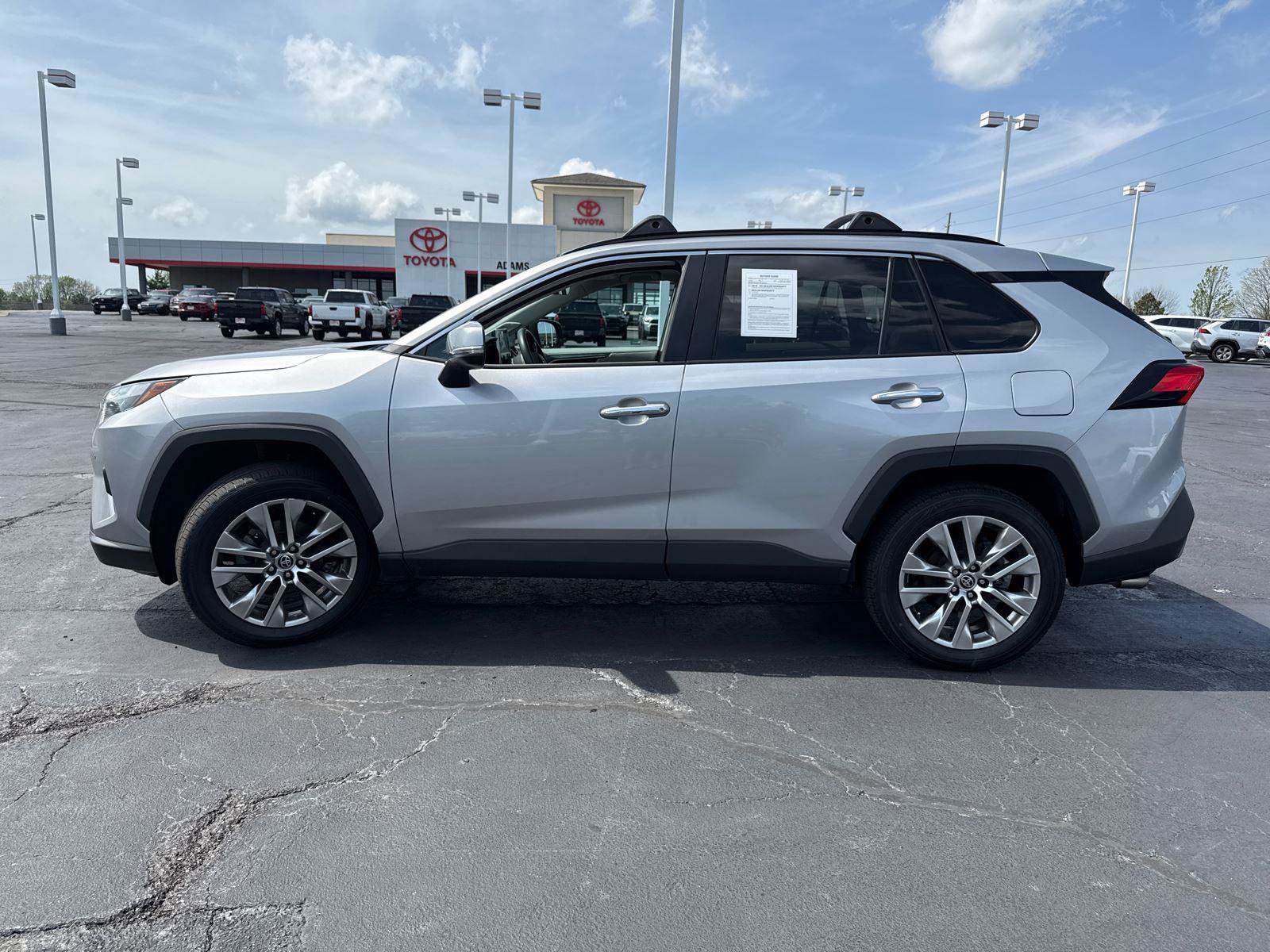 Used 2022 Toyota RAV4 Limited w/ Limited Grade Weather Package AWD/4WD image 4