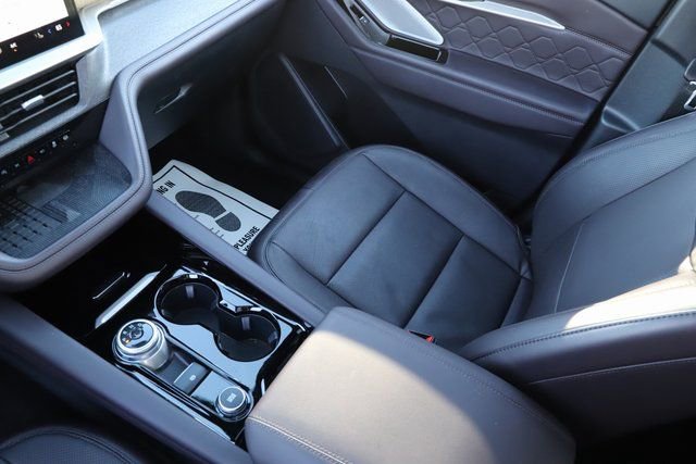 Used 2025 Ford Explorer Platinum w/ LUX Leather Package image 27