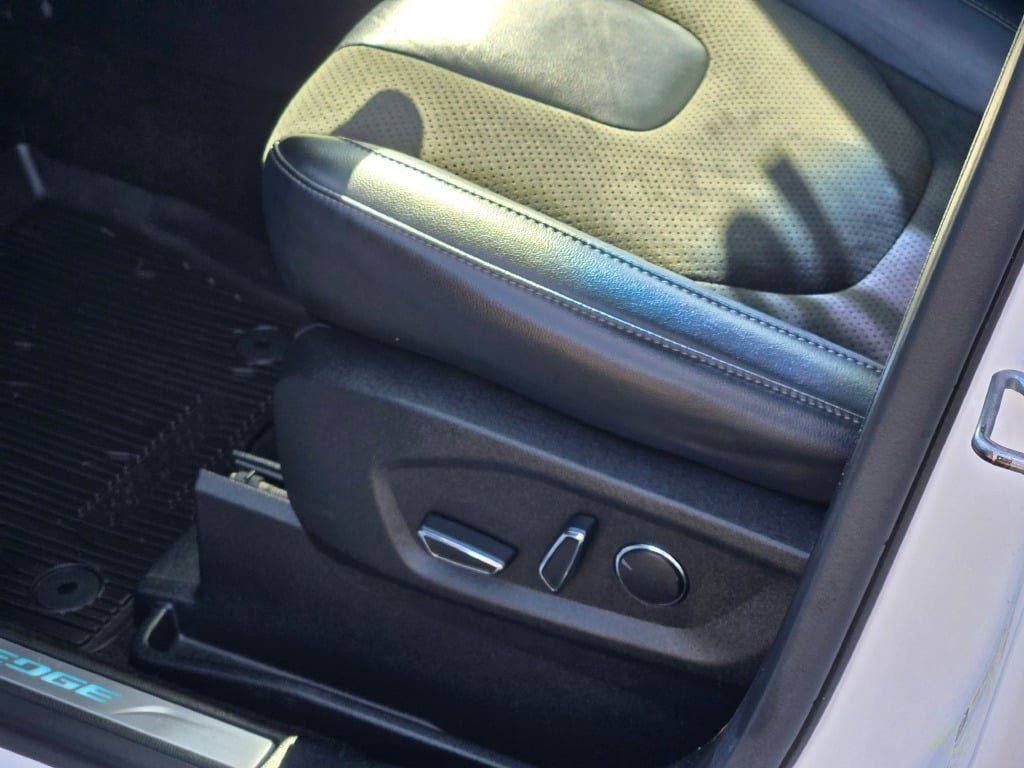 Used 2018 Ford Edge Sport w/ Ford Safe & Smart Package image 23