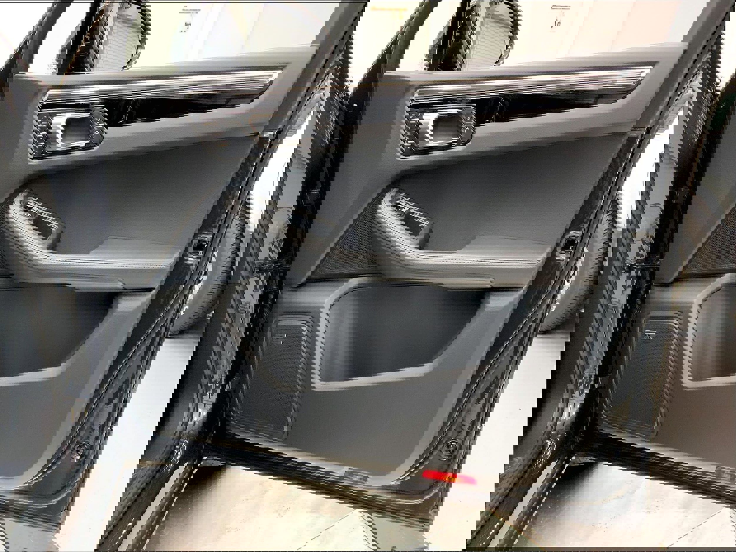 New 2026 Porsche Macan AWD/4WD image 24