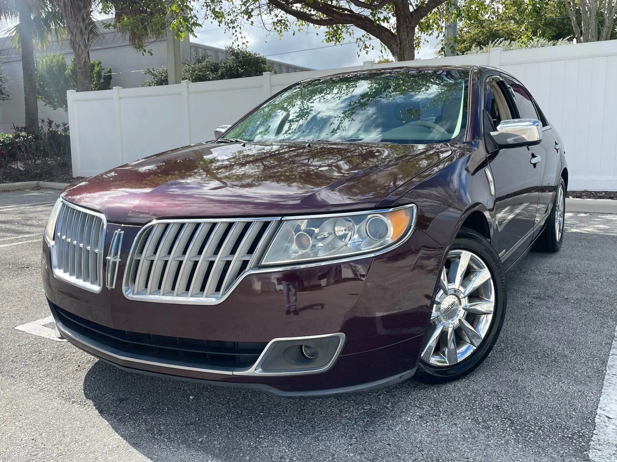 Used 2011 Lincoln MKZ Hybrid image 2