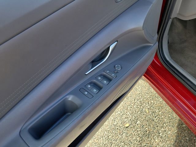 Used 2024 Hyundai Elantra SEL image 10