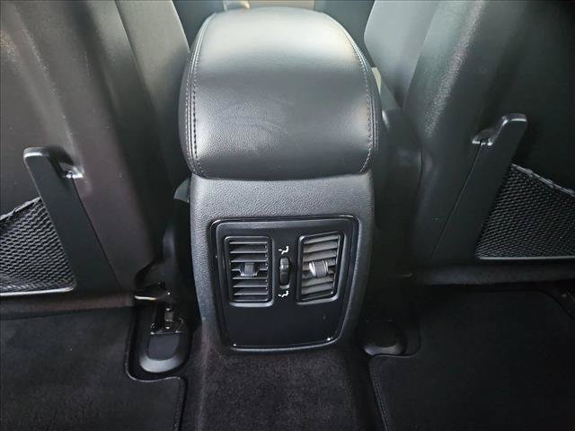 Used 2016 Jeep Grand Cherokee Laredo w/ Quick Order Package 23E AWD/4WD image 17