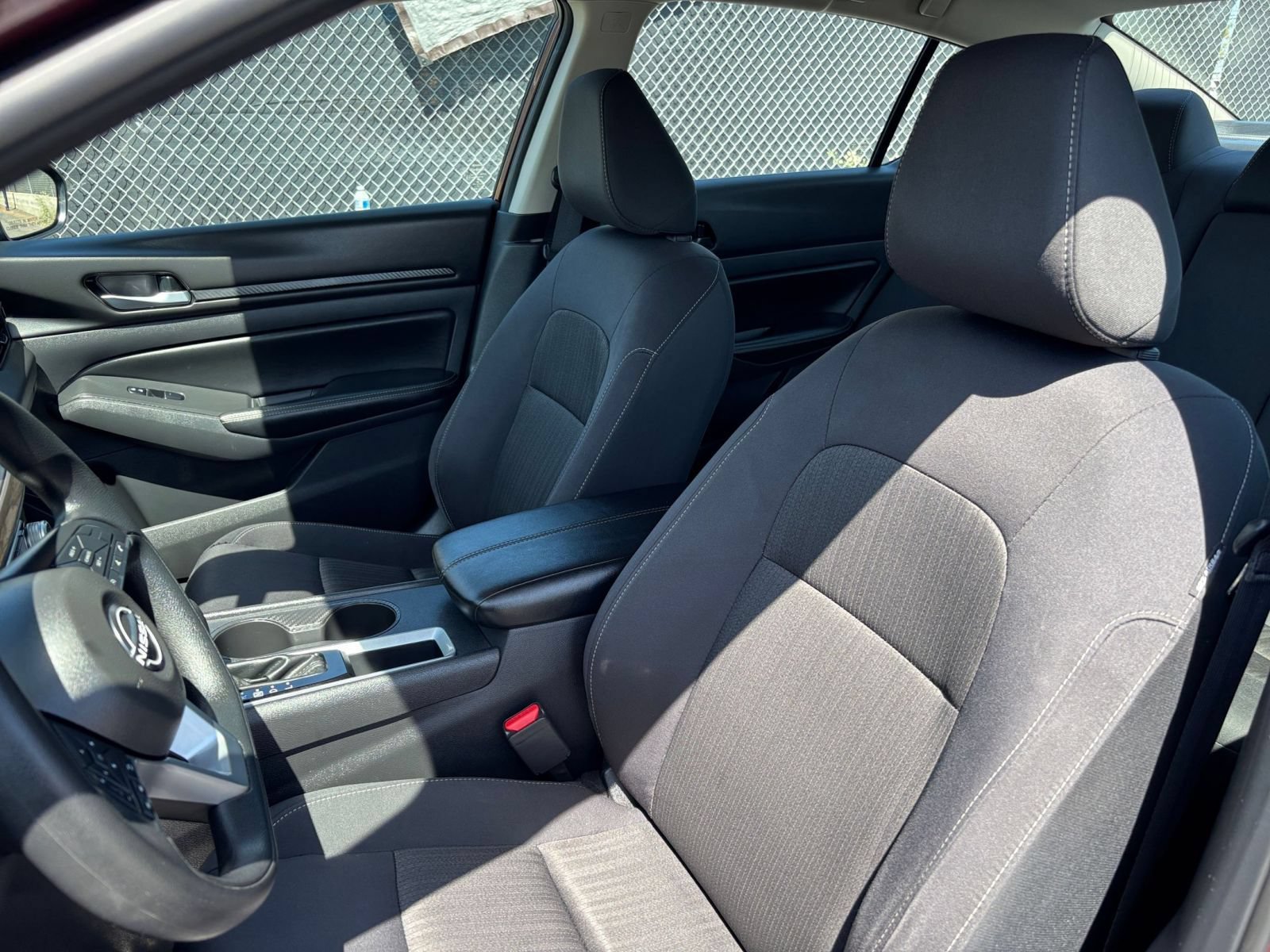 Used 2025 Nissan Altima 2.5 SV FWD image 28