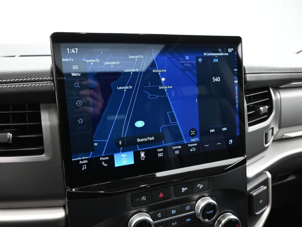 Used 2023 Ford Expedition XLT image 15