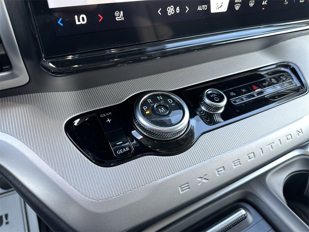 New 2025 Ford Expedition Active image 20