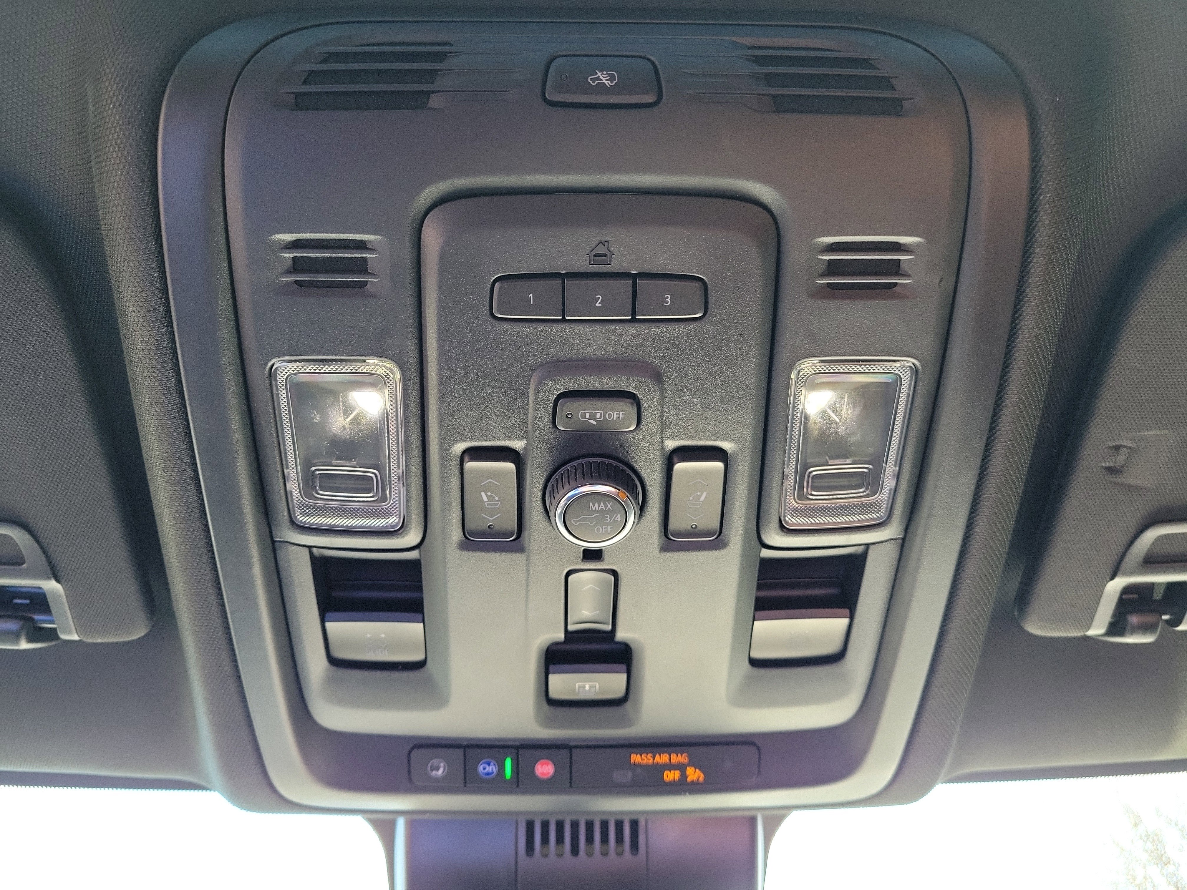 Used 2023 GMC Yukon Denali Ultimate image 32