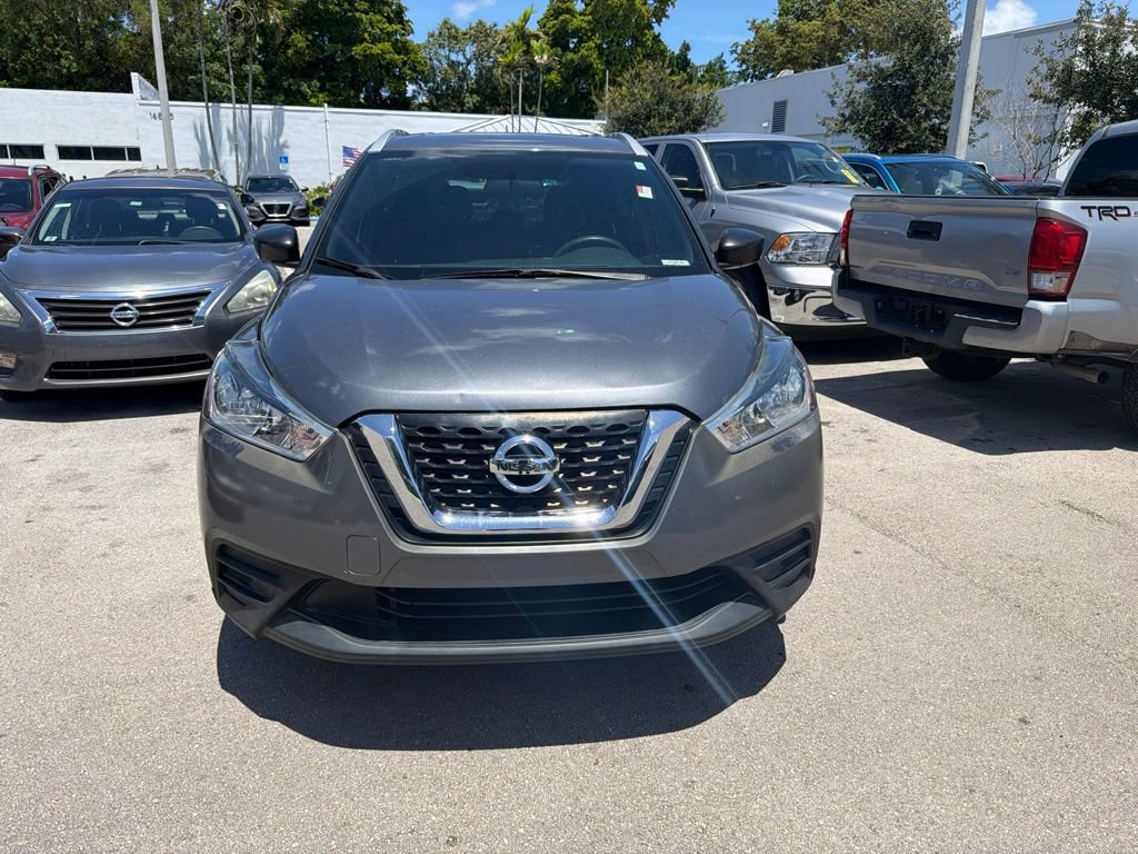 Used 2019 Nissan Kicks S FWD image 2