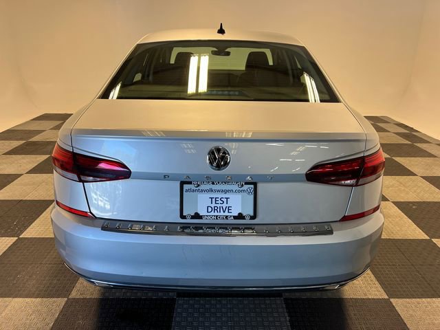 Used 2021 Volkswagen Passat 2.0T SE image 4