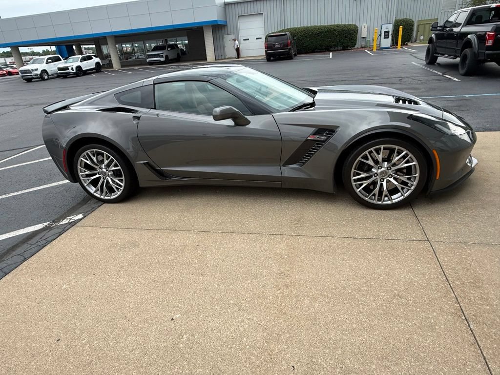 Used 2015 Chevrolet Corvette Z06 w/ 3LZ Preferred Equipment Group RWD image 12