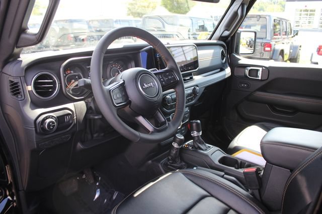 Used 2024 Jeep Gladiator Sport w/ Premium Package AWD/4WD image 3