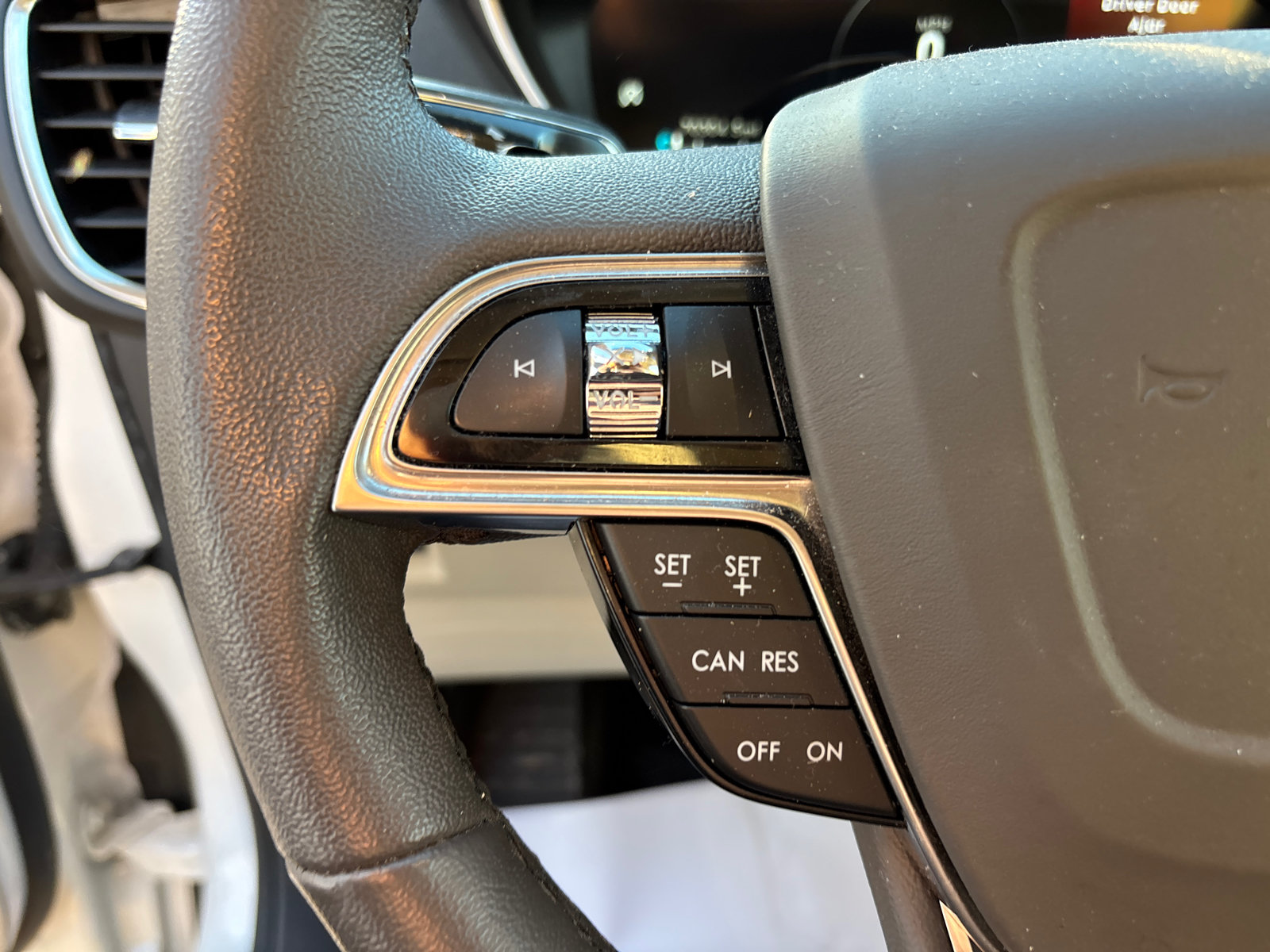 Certified 2019 Lincoln Nautilus Premier AWD/4WD image 17
