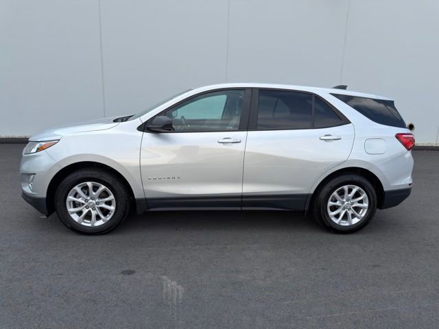 Used 2020 Chevrolet Equinox LS w/ LS Convenience Package AWD/4WD image 9