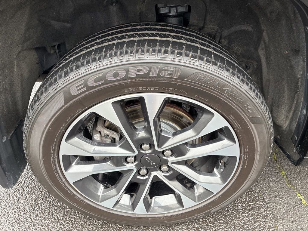 Used 2022 Jeep Grand Cherokee Overland w/ MOPAR Finishing Package AWD/4WD image 9