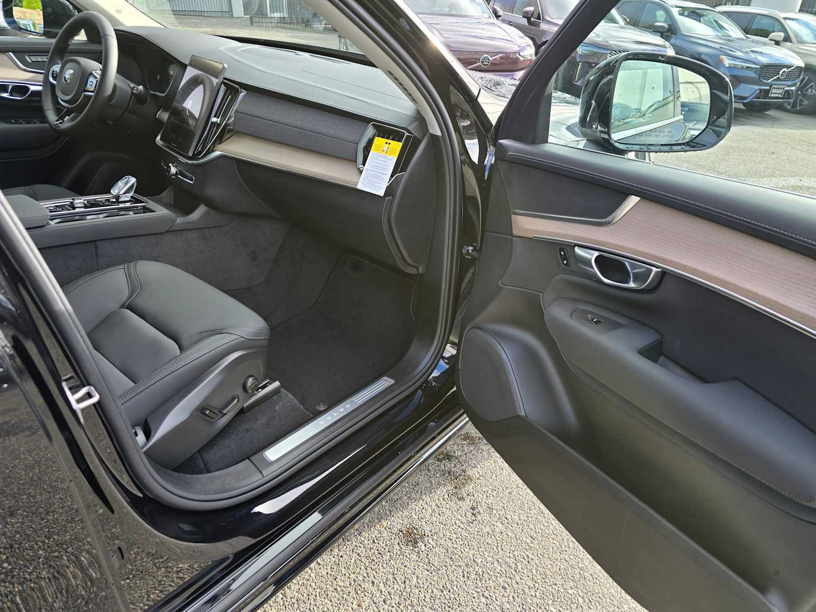 New 2026 Volvo XC90 B5 Core AWD/4WD image 12