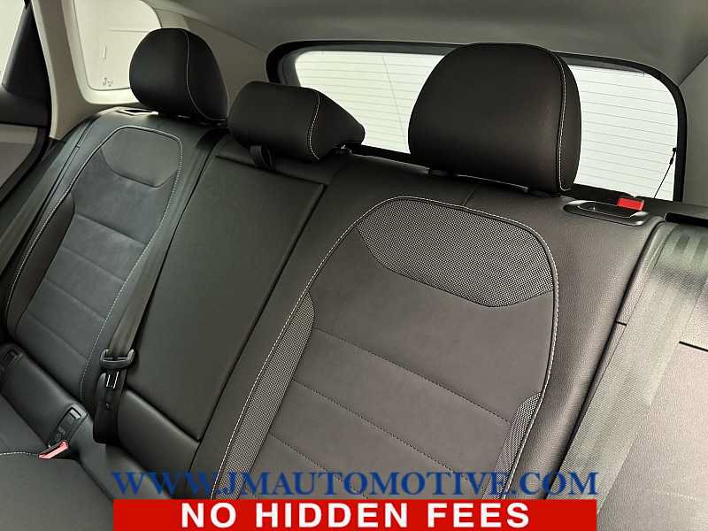 Used 2024 Volkswagen Taos SE AWD/4WD image 15
