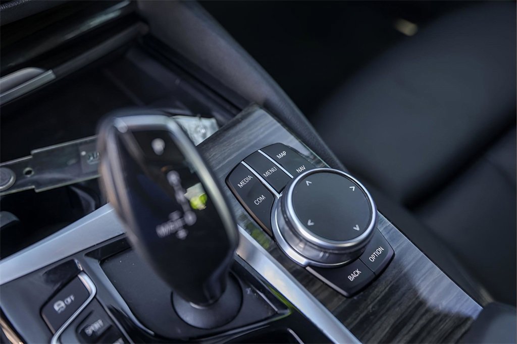 Used 2019 BMW 530i w/ Convenience Package image 22