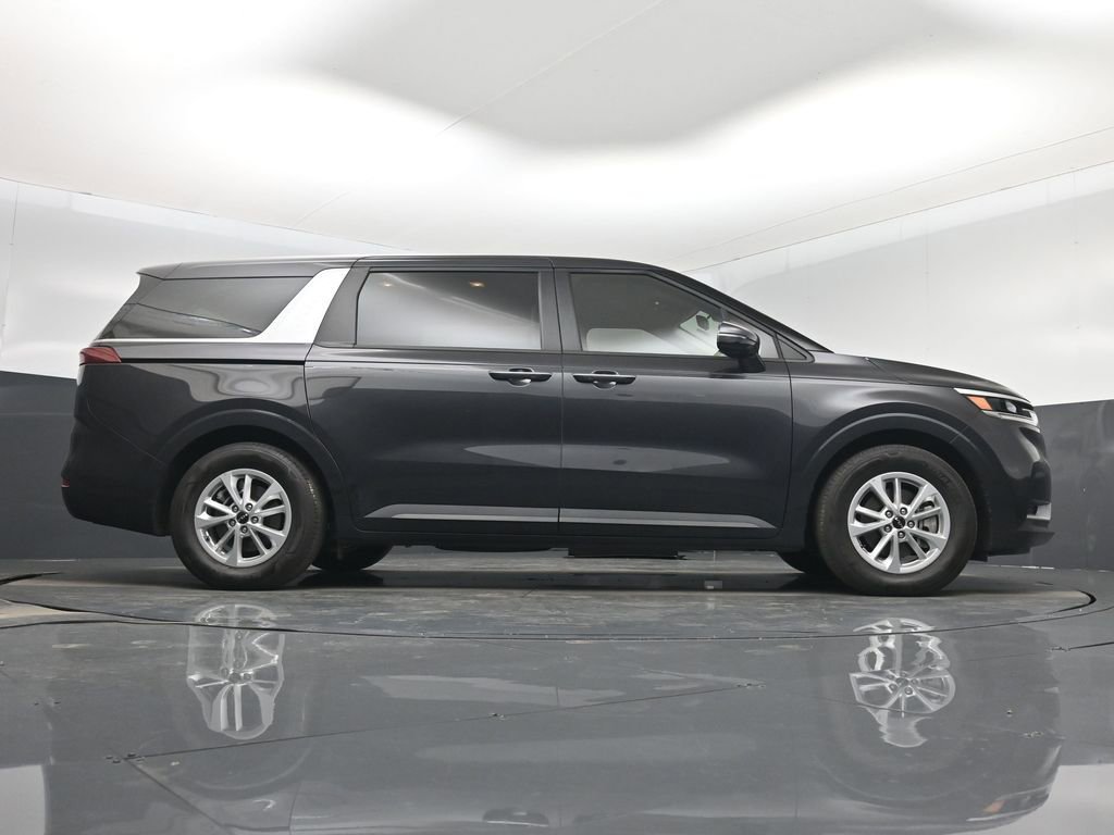 Used 2024 Kia Carnival LX image 16