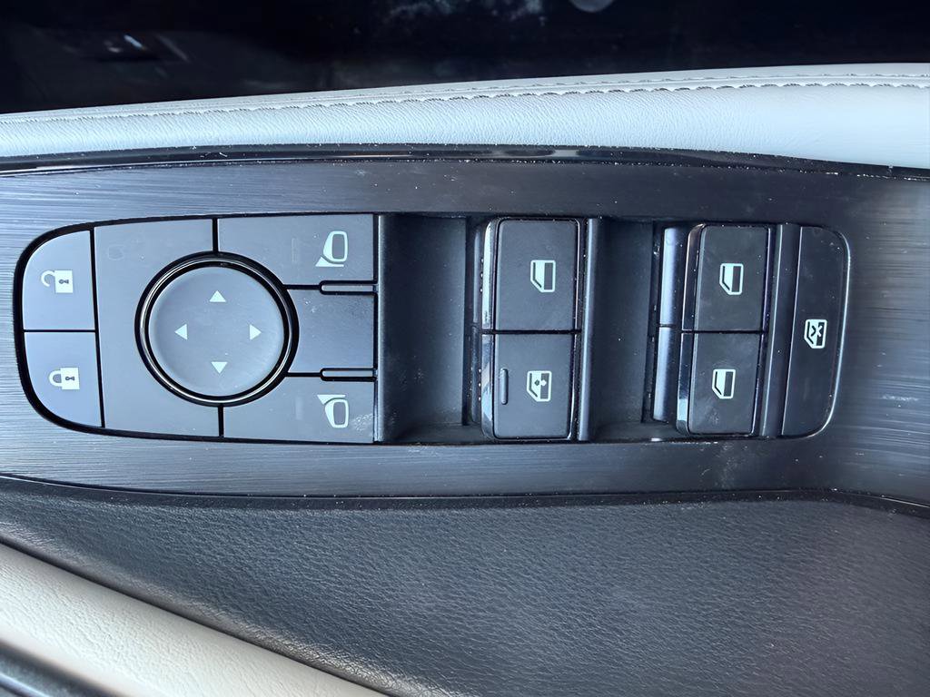 Certified 2024 Nissan Rogue SV image 15