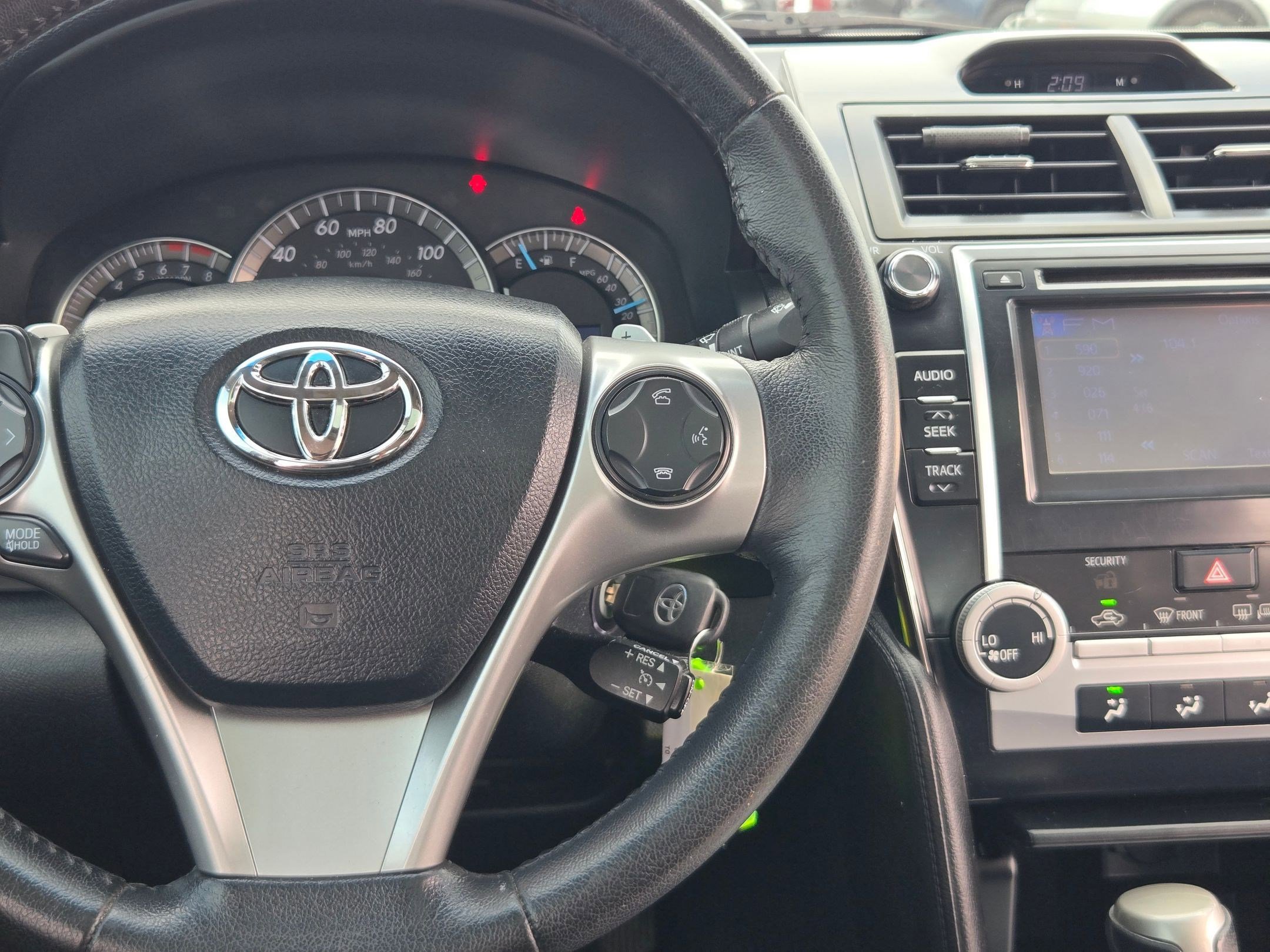 Used 2012 Toyota Camry SE FWD image 20