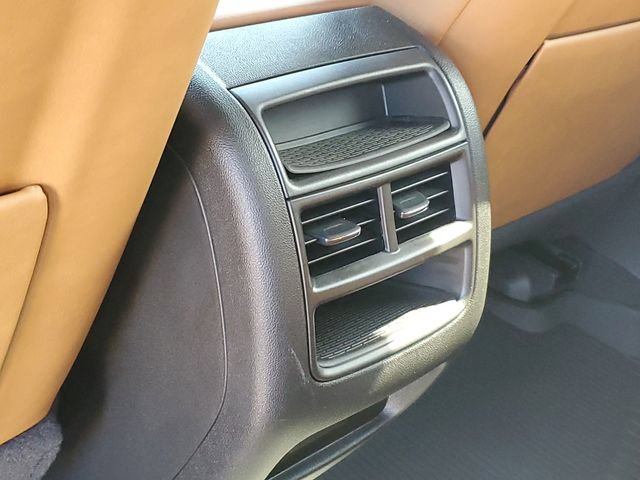 Certified 2023 Cadillac XT5 Premium Luxury w/ LPO, Floor Liner Package AWD/4WD image 31