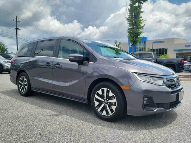 Certified 2025 Honda Odyssey EX-L image 3