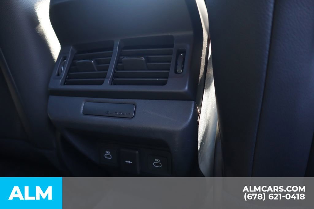 Used 2024 Land Rover Range Rover Evoque Dynamic SE image 24