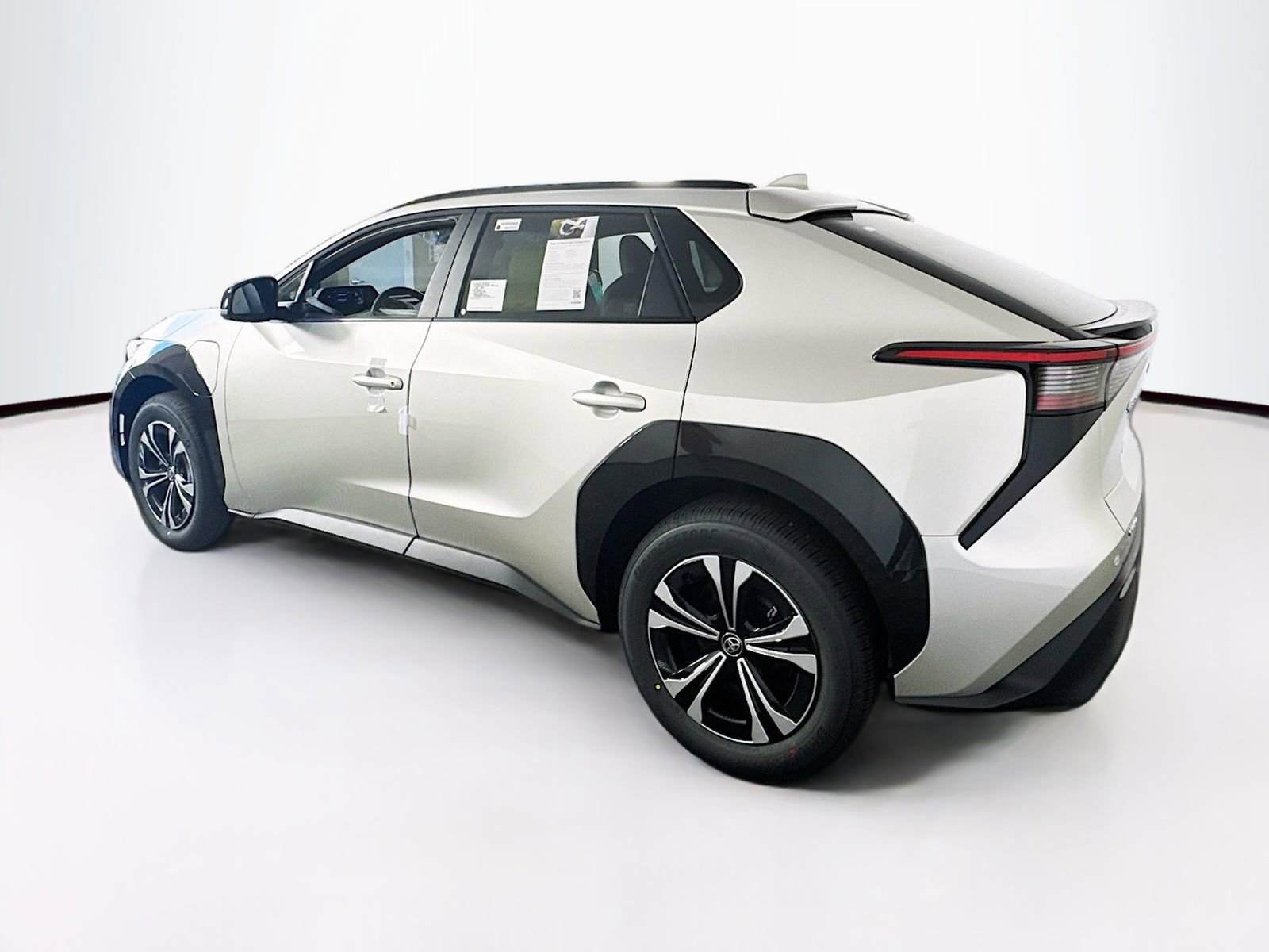 Certified 2025 Toyota bZ4X FWD image 4