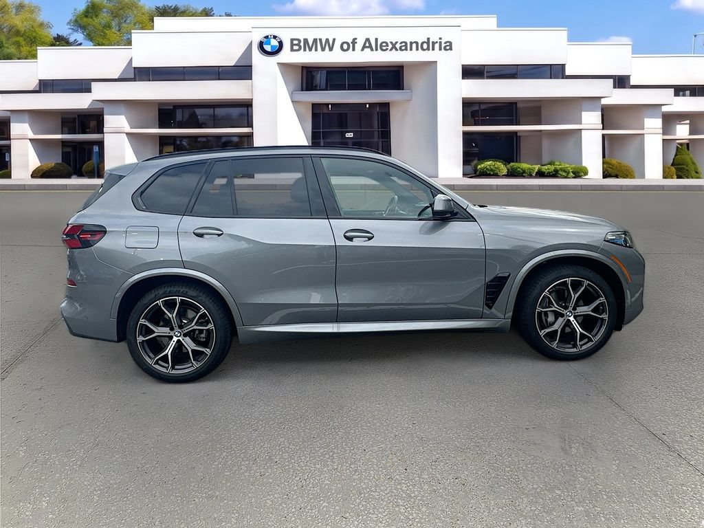 Used 2026 BMW X5 xDrive40i w/ M Sport Package AWD/4WD image 8