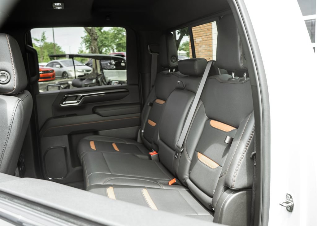 Used 2024 GMC Sierra 2500 AT4 w/ AT4 Preferred Package AWD/4WD image 27