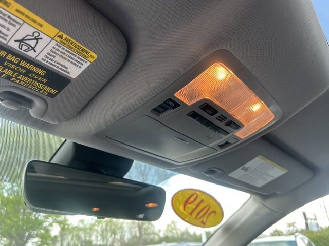 Used 2019 Toyota Highlander XLE image 28