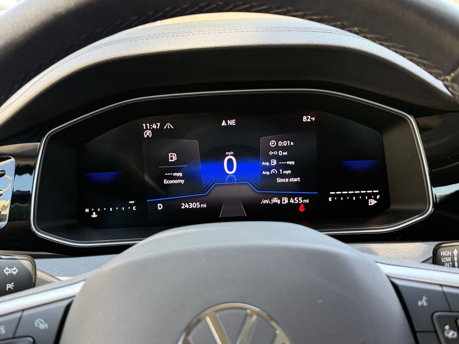 Used 2025 Volkswagen Jetta SE image 41