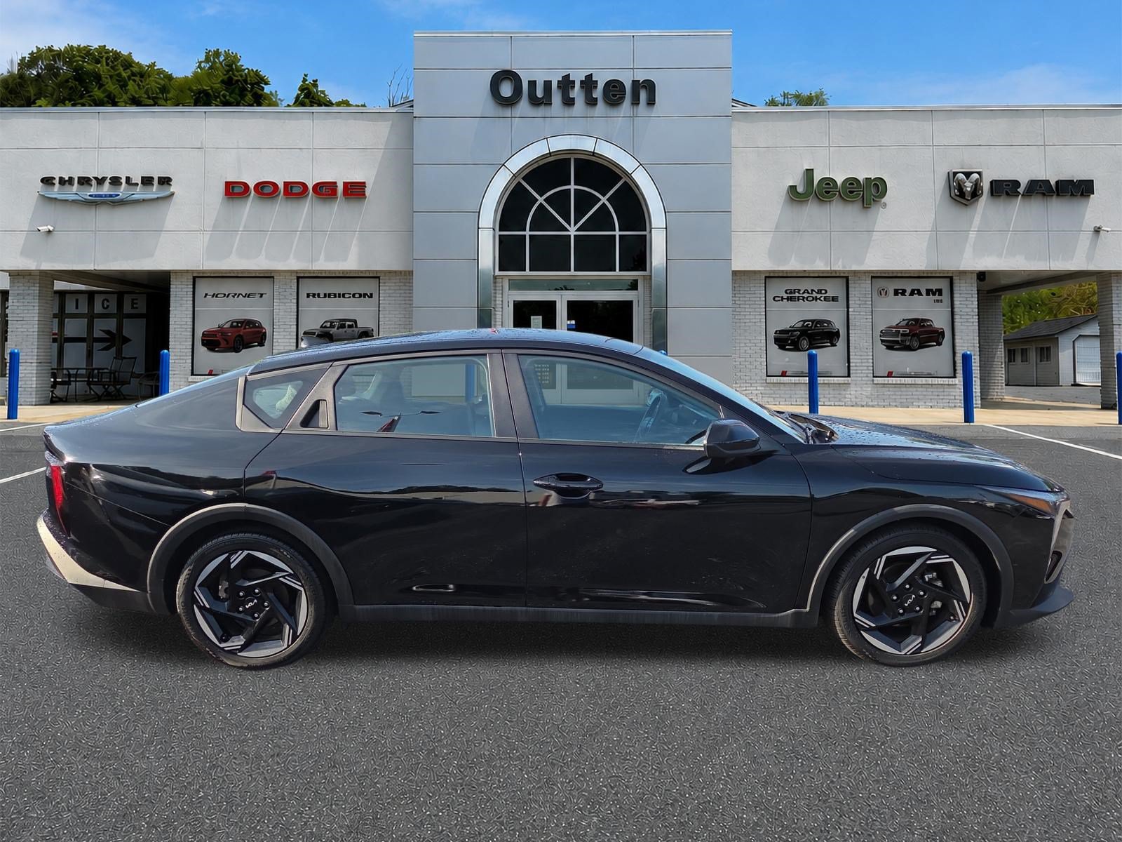 Used 2025 Kia K4 EX FWD image 2