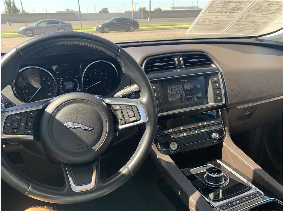 Used 2018 Jaguar F-PACE Prestige AWD/4WD image 13