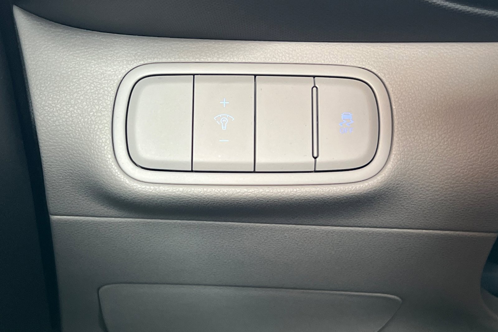 Certified 2025 Hyundai Venue SEL image 37