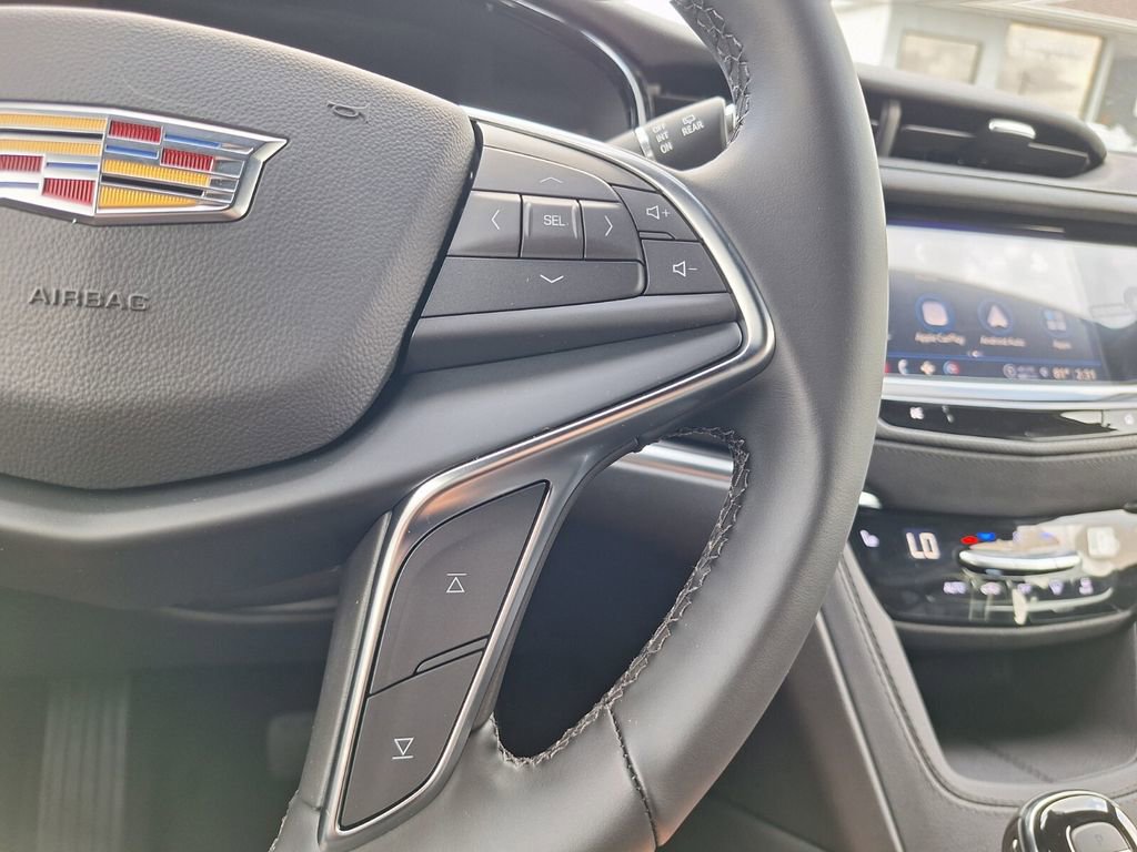 New 2026 Cadillac XT5 Luxury w/ LPO, Floor Liner Package AWD/4WD image 18