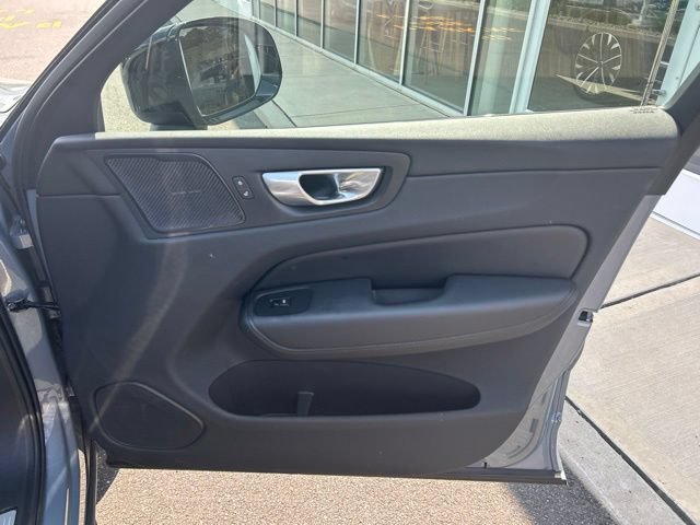 Certified 2024 Volvo XC60 B5 Plus w/ Protection Package Premier AWD/4WD image 13