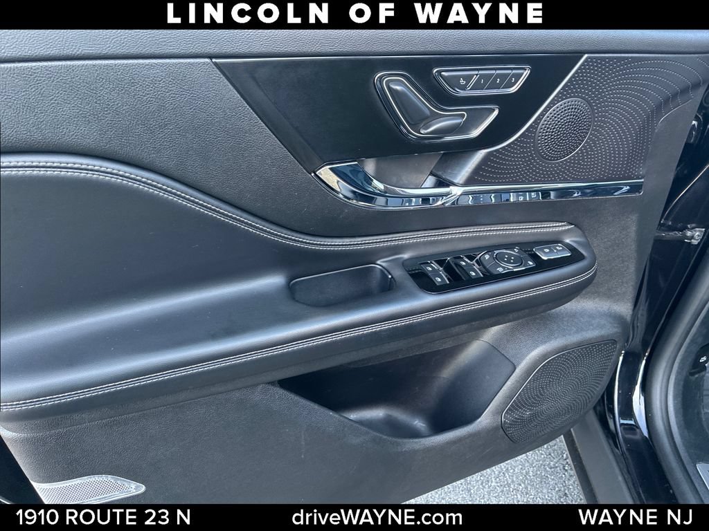 Certified 2023 Lincoln Corsair AWD w/ Rear Removable Package Tray image 13