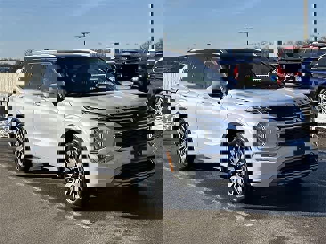 Used 2025 Mitsubishi Outlander GT image 36