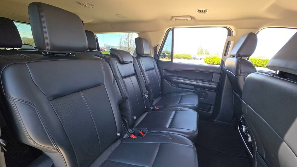 Used 2024 Ford Expedition Max XLT image 15