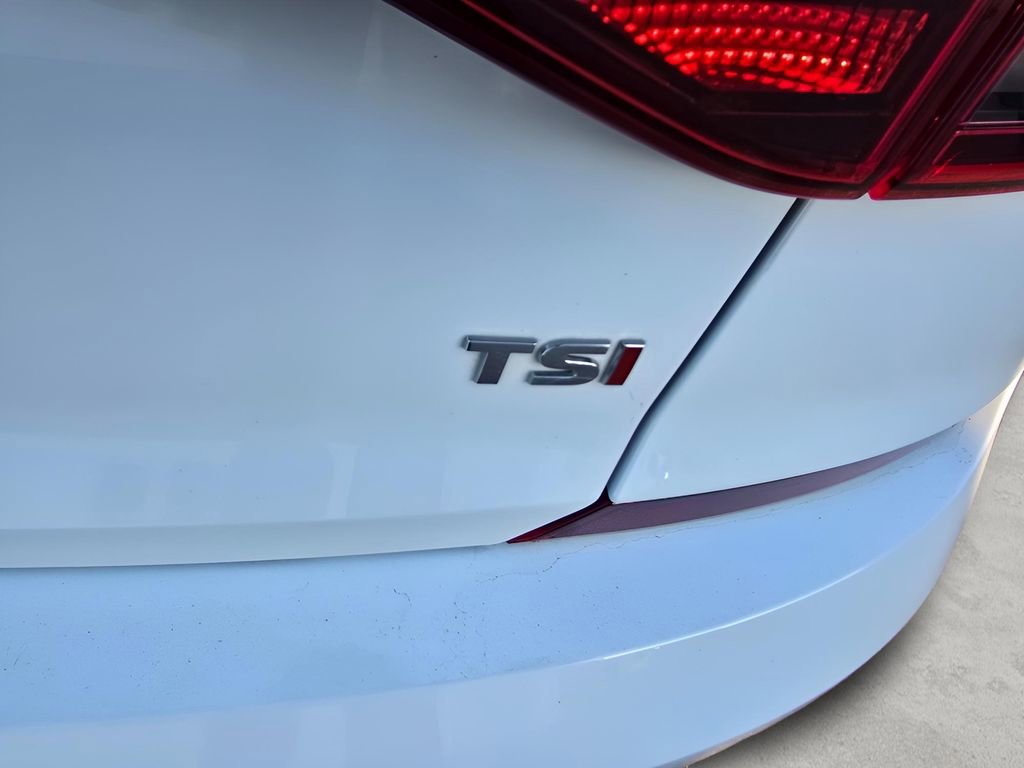 Used 2018 Volkswagen Passat 2.0T SE image 16