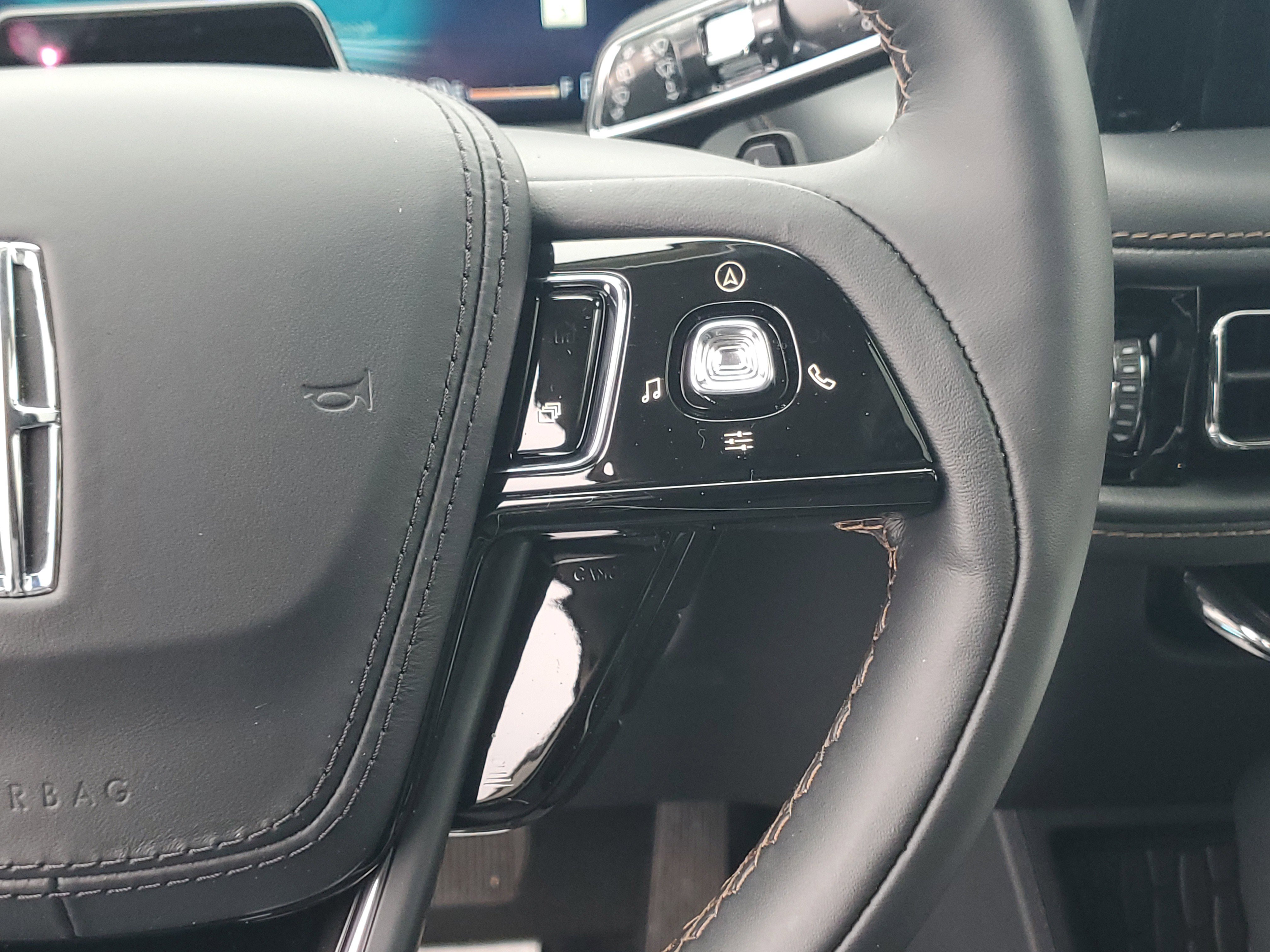 New 2026 Lincoln Aviator AWD image 17