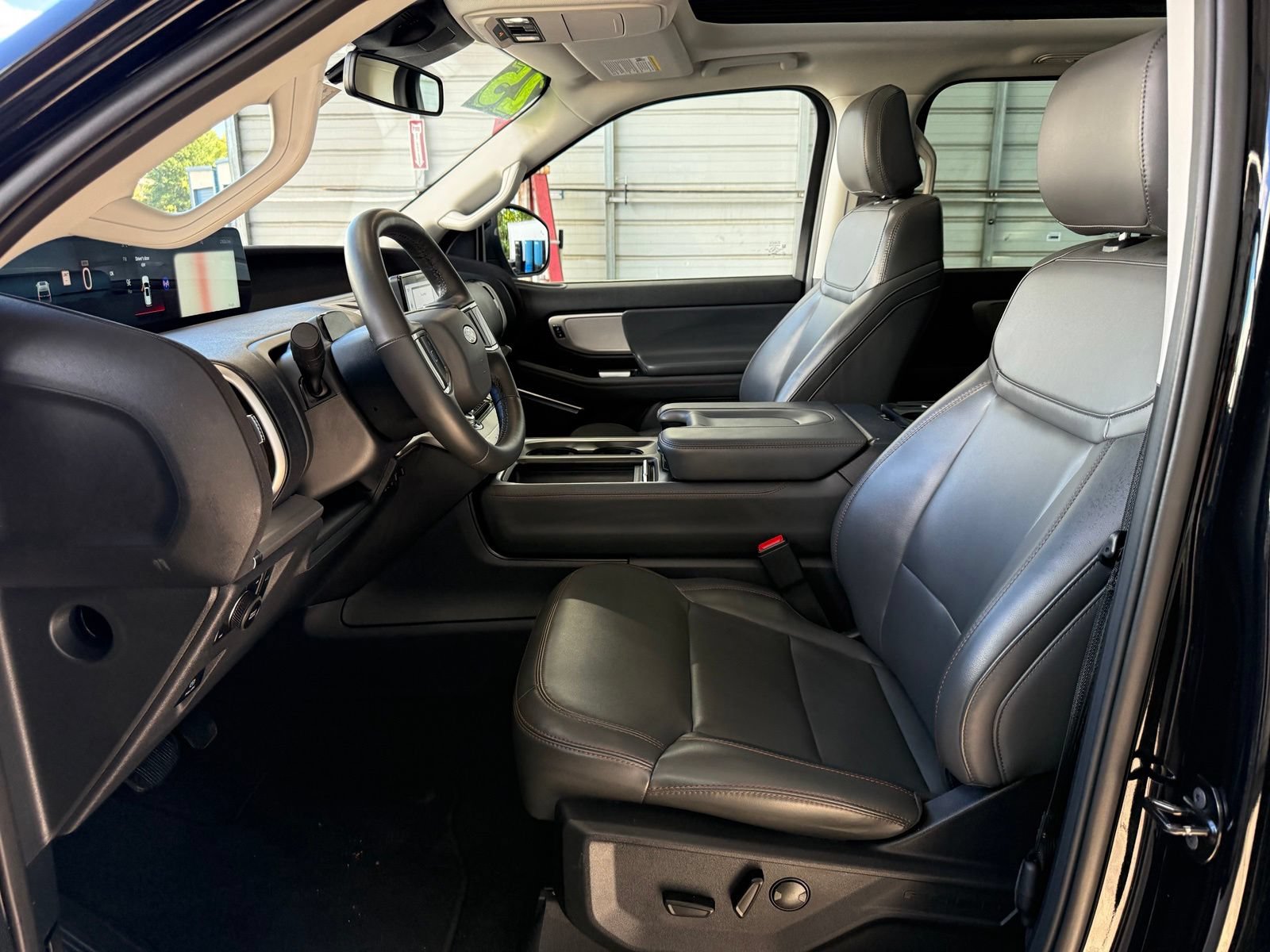 Used 2025 Ford Expedition Max Active AWD/4WD image 12