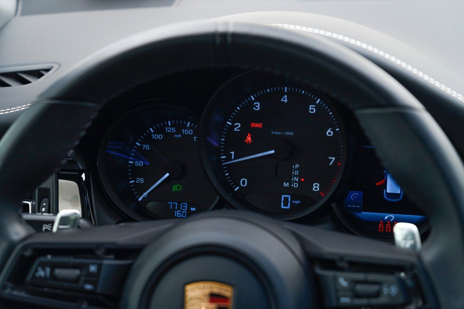 Certified 2025 Porsche Macan AWD/4WD image 19